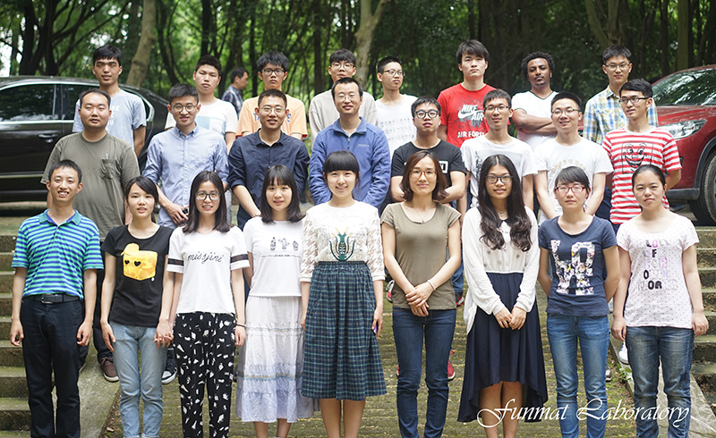 DSC09631-FunMat-Group-Photo-May2016-800pix